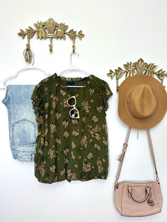 Tamara H Tops - Tamara H Dark Olive Floral Short-Sleeve Blouse Ptp Xl /1X 25” L 29”